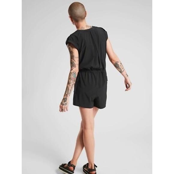 Athleta Sutton Cap Sleeve Semi-Fitted 3.5 Inseam Romper - Picture 2 of 8